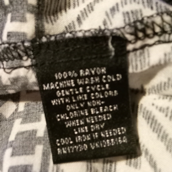 🛍️ BUNDLE ONLY🛍️ MOSSIMO LADIES BLACK AND WHITE ABSTRACT DESIGN DRESS - Picture 7 of 8